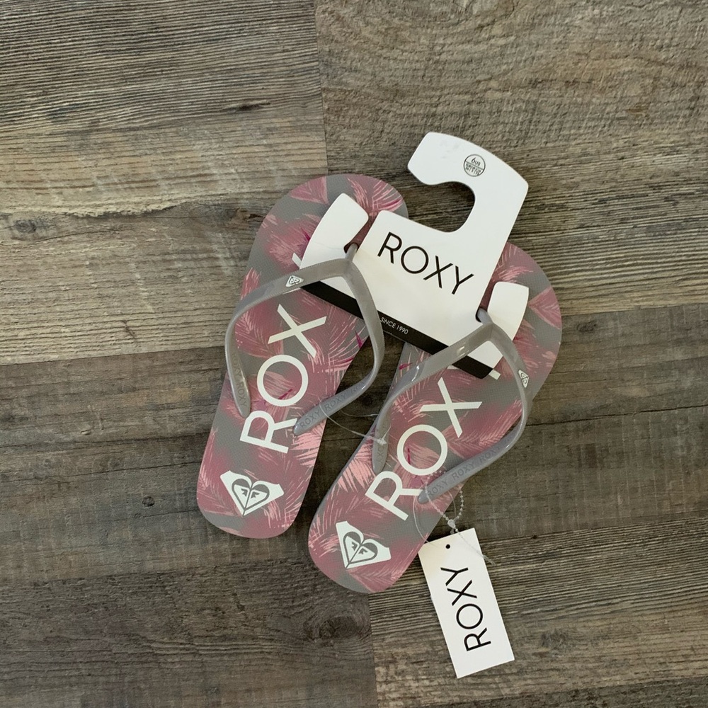 Roxy Flip Flops / Slippers - NWT